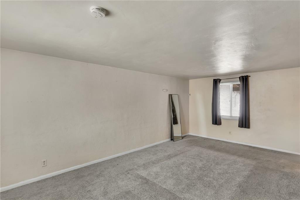 811 Clonmel Street Duquesne, PA 15110 - Photo 5 of 15 Living room