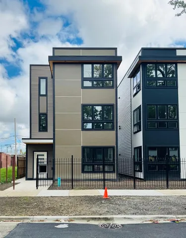 $759,900 | 155 North La Crosse Avenue, Chicago, IL 60644