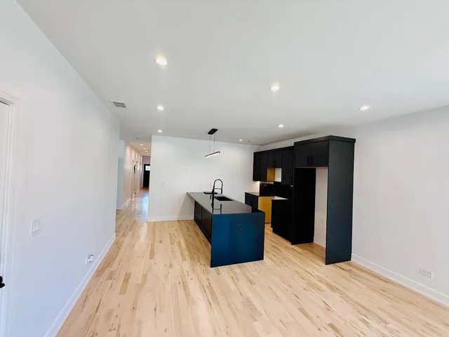 $759,900 | 155 North La Crosse Avenue, Chicago, IL 60644