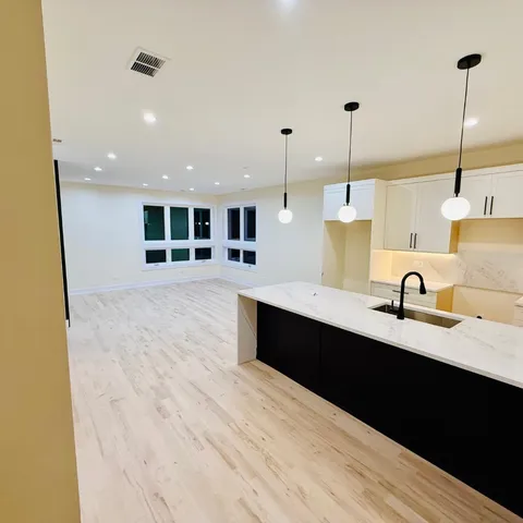 $759,900 | 155 North La Crosse Avenue, Chicago, IL 60644