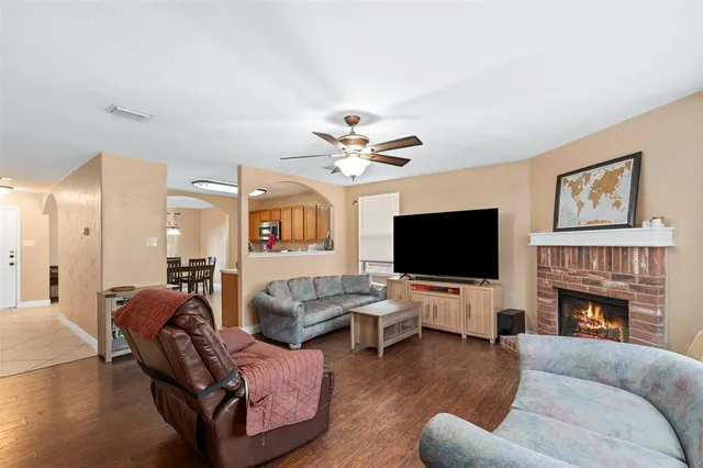 $266,500 | 2133 Shawnee Trail, Fort Worth, TX 76247