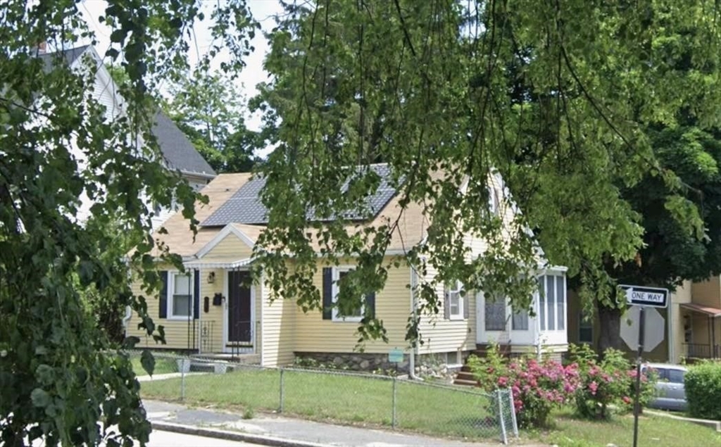 336 Lovell Street Worcester, MA 01602 - Photo 2 of 11