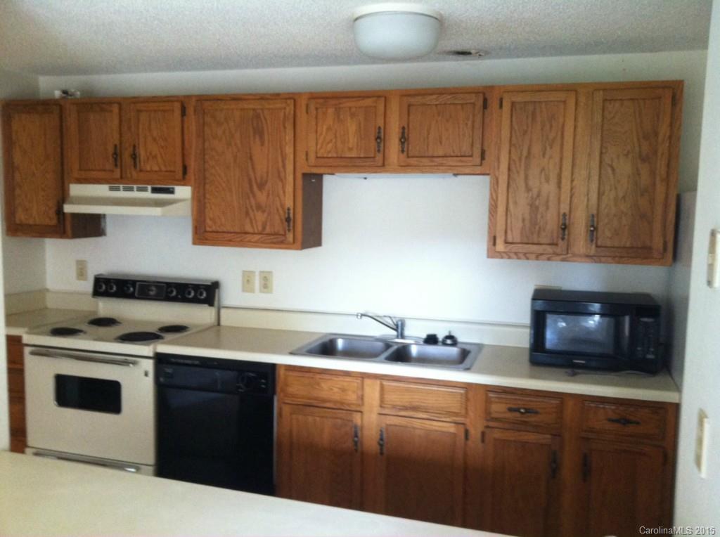 9409 Old Concord Road, Unit J Charlotte, NC 28213 - Photo 4 of 7