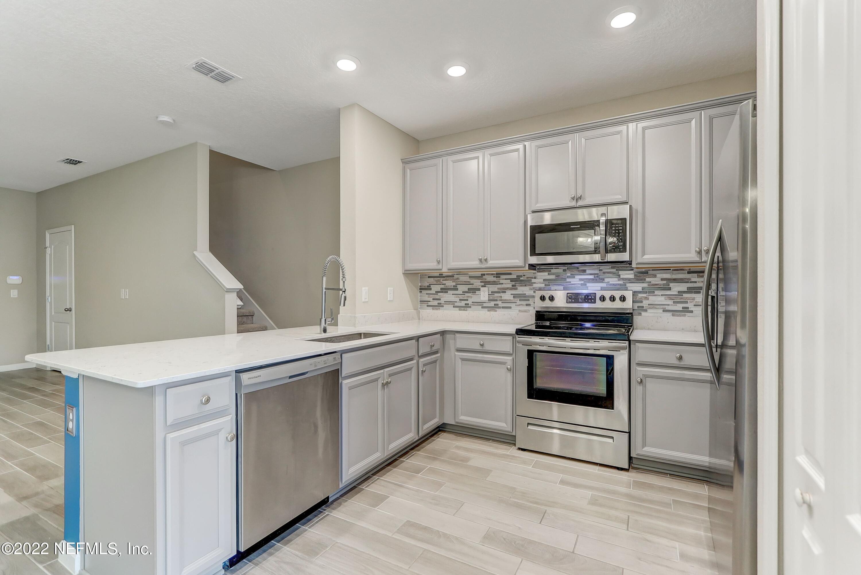 1331 Salt Ridge Avenue Jacksonville, FL 32218 - Photo 8 of 27 1331 Salt Ridge Ave