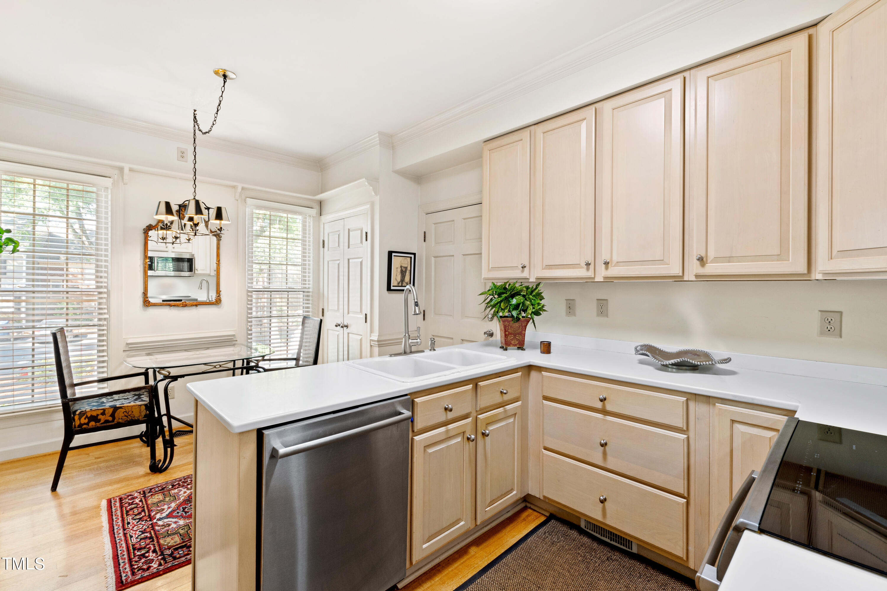 6007 Cobridge Square Raleigh, NC 27609 - Photo 9 of 41 Kitchen