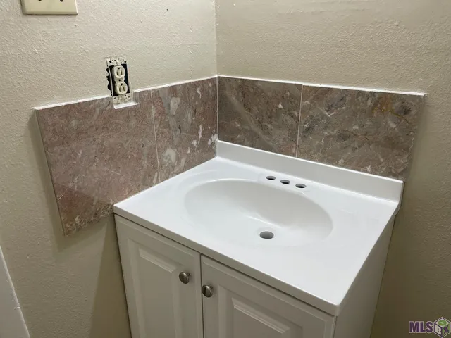 $277,000 | 463-465 Jennifer Jean Drive, Unit 2, Baton Rouge, LA 70808