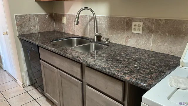 $277,000 | 463-465 Jennifer Jean Drive, Unit 2, Baton Rouge, LA 70808