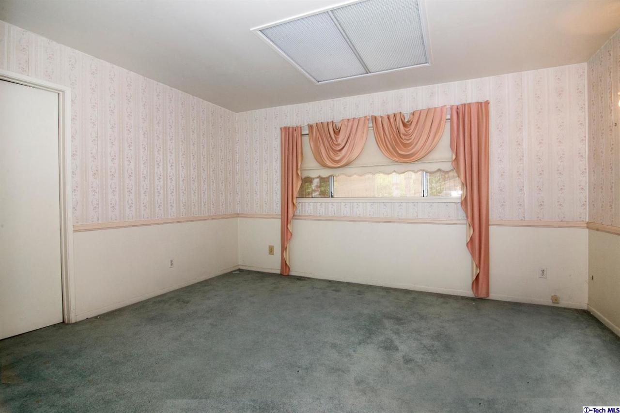 3263 Orlando Road Pasadena, CA 91107 - Photo 28 of 56 a view of an empty room