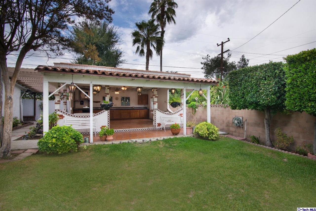3263 Orlando Road Pasadena, CA 91107 - Photo 41 of 56 front view of a house with a yard