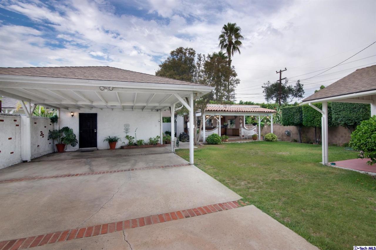 3263 Orlando Road Pasadena, CA 91107 - Photo 45 of 56 front view of a house with a yard