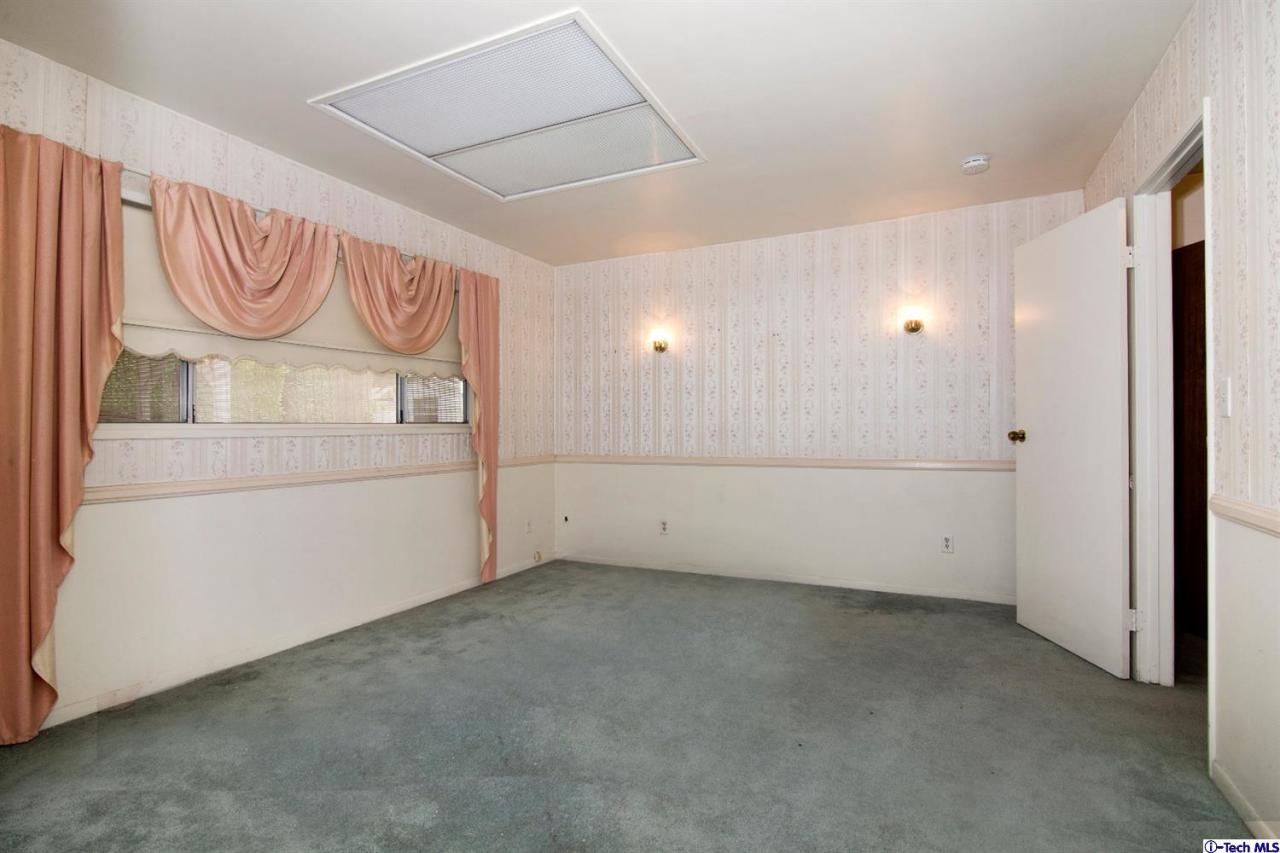 3263 Orlando Road Pasadena, CA 91107 - Photo 48 of 56 a view of an empty room