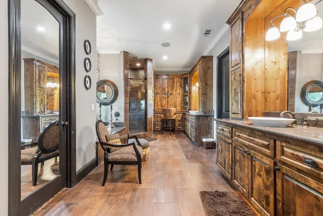 a view of a tennis court