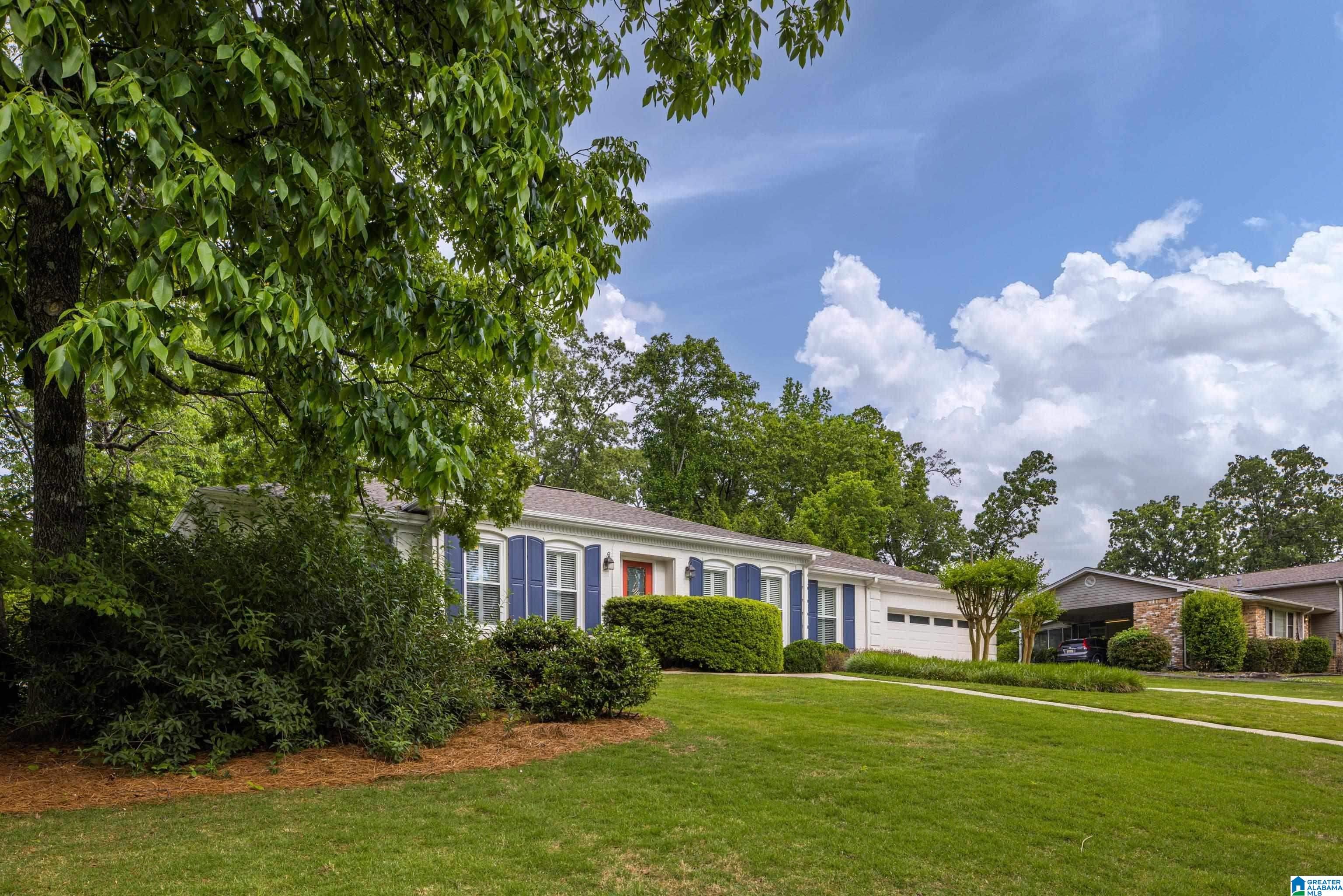 3317 Chartwell Road Hoover, AL 35226 - Photo 3 of 47 Gallery Image 3