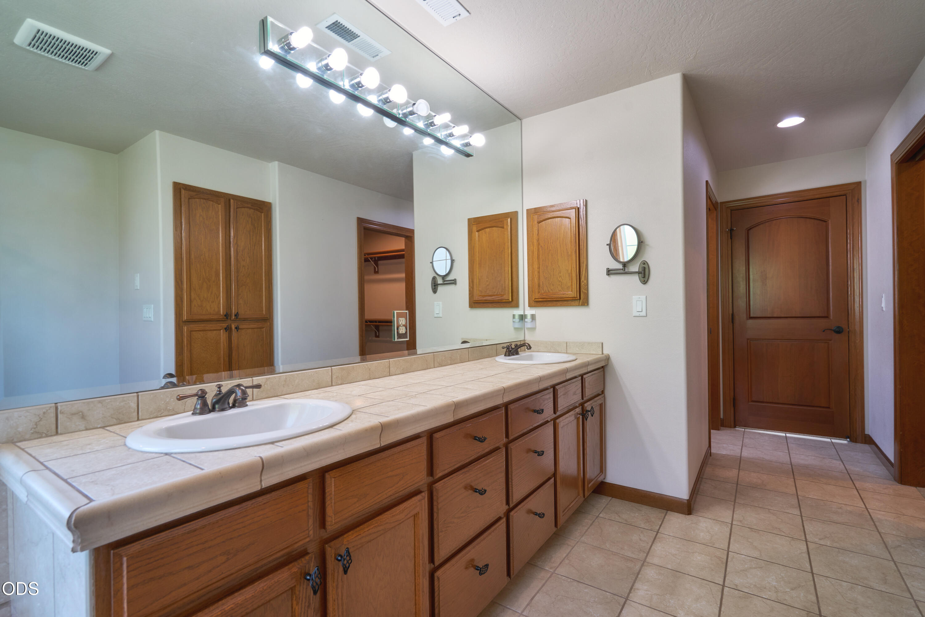 238 Fieldbrook Court Medford, OR 97504 - Photo 32 of 61