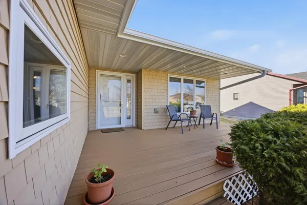 $360,000 | 1527 41st Avenue South, Moorhead, MN 56560