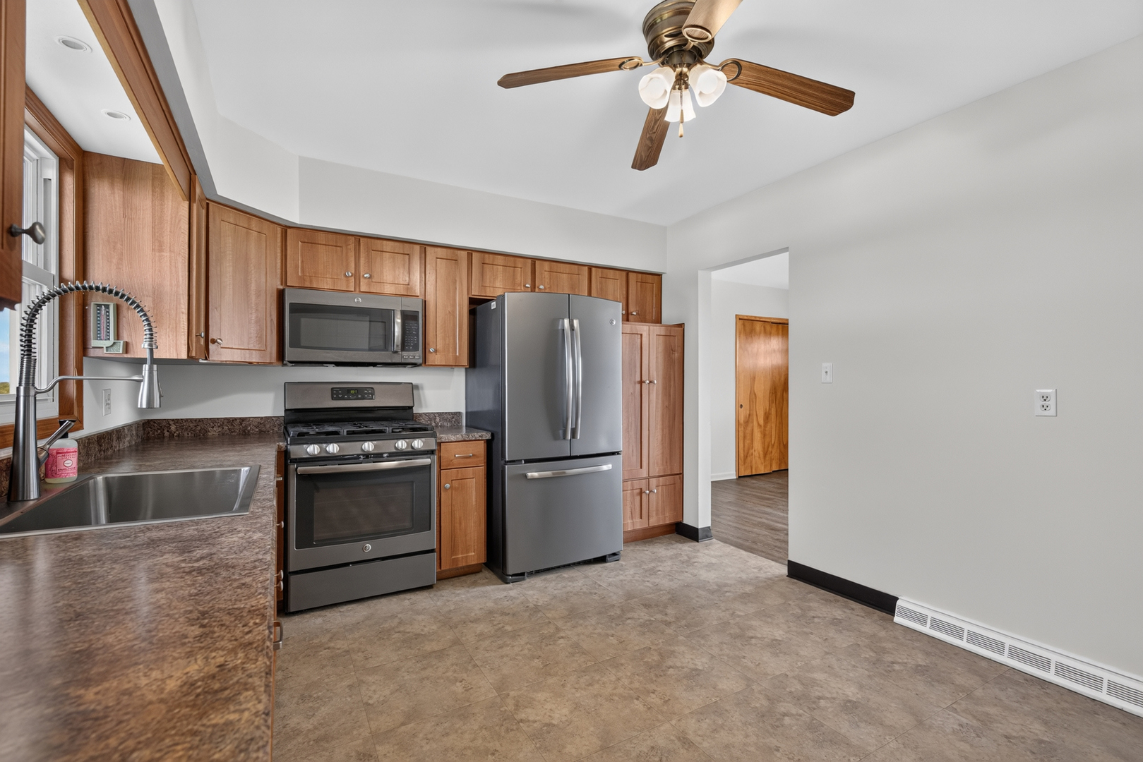 3560 East 14th Road Ottawa, IL 61350 - Photo 13 of 27 Gallery Image 13