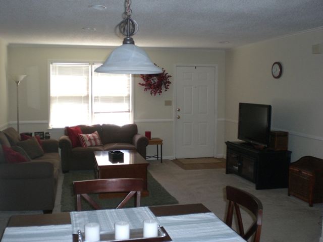 103 Calhoun Street, Unit CHADSWORTH COMMONS 4 Clemson, SC 29631 - Photo 4 of 17 Gallery Image 4