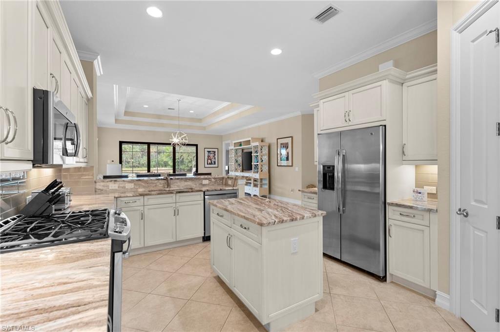 6564 Roma Way Naples, FL 34113 - Photo 8 of 18