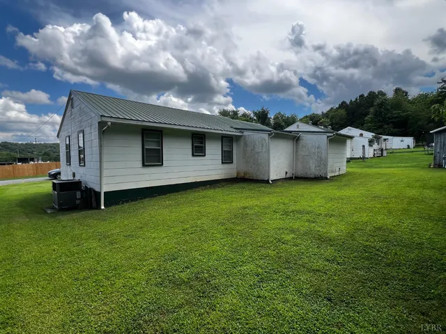 $142,000 | 156 Doss Street, Altavista, VA 24517