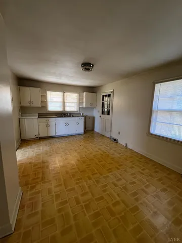 $142,000 | 156 Doss Street, Altavista, VA 24517