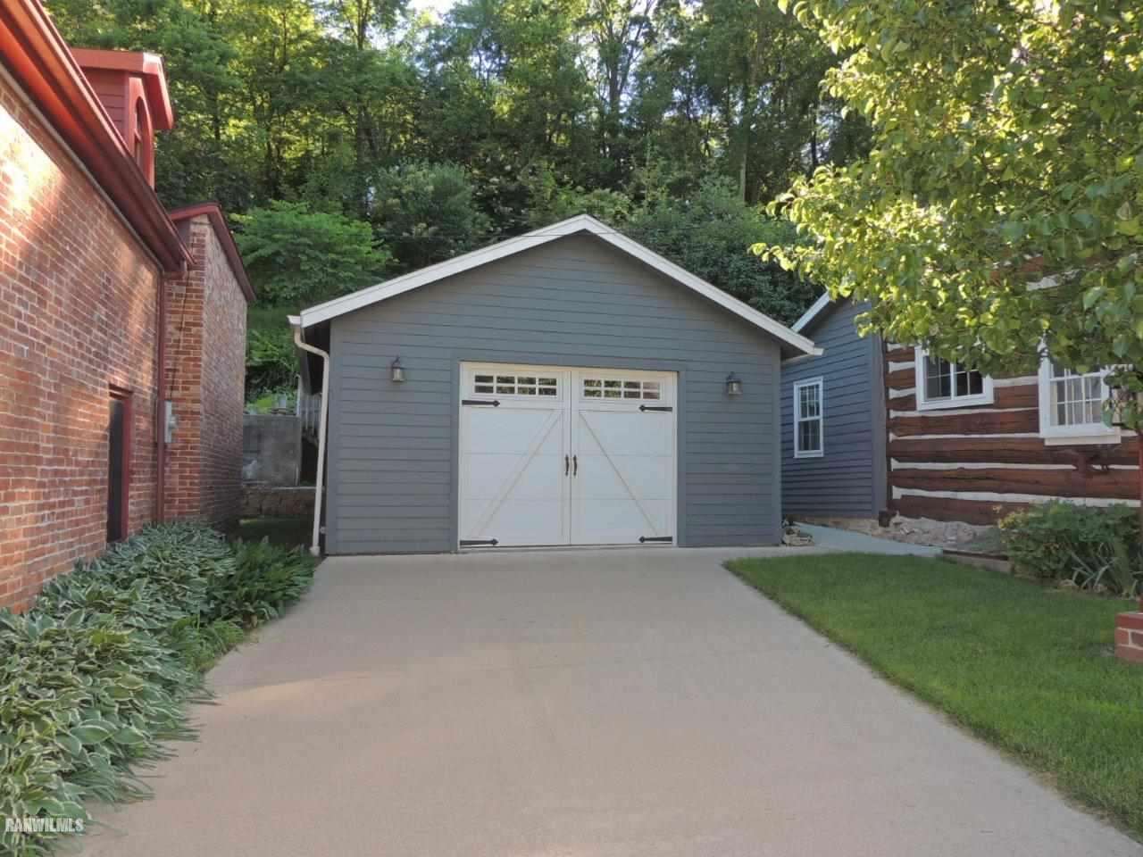 406 Spring Street Galena, IL 61036 - Photo 12 of 25 Gallery Image 12
