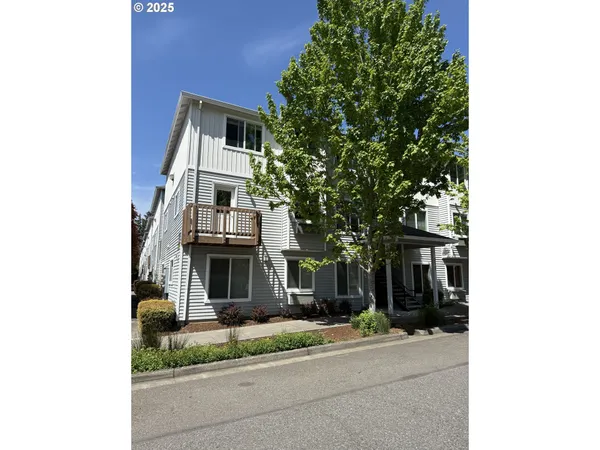 $199,950 | 217 Northeast 146th Avenue, Unit 4, Portland, OR 97230