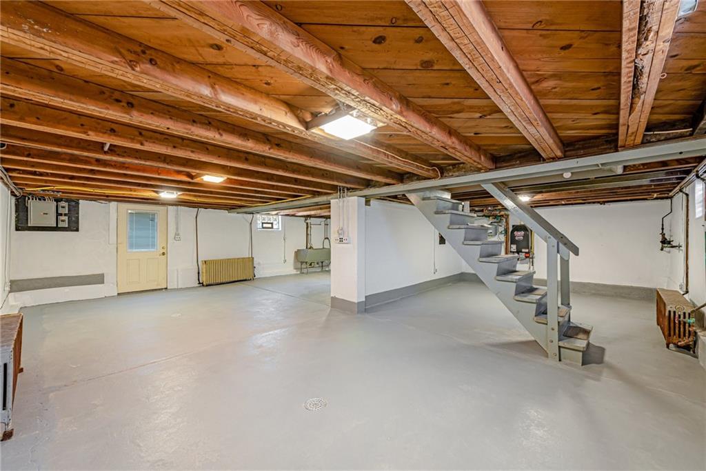 1598 Keystone Park Road New Alexandria, PA 15670 - Photo 19 of 28 a view of a garage