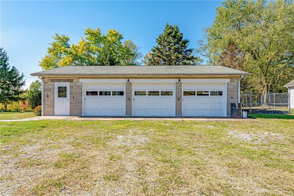 1598 Keystone Park Road New Alexandria, PA 15670 - Photo 23 of 28 a view of pool with yard