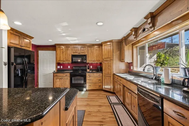 $430,000 | 202 Country Club Lane, Pinehurst, ID 83850