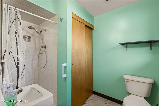 $430,000 | 202 Country Club Lane, Pinehurst, ID 83850