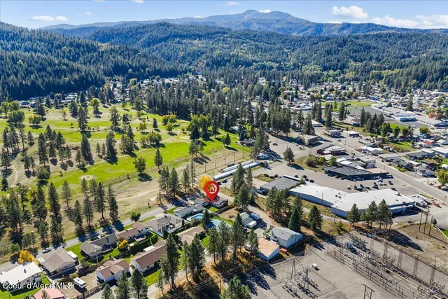 $430,000 | 202 Country Club Lane, Pinehurst, ID 83850