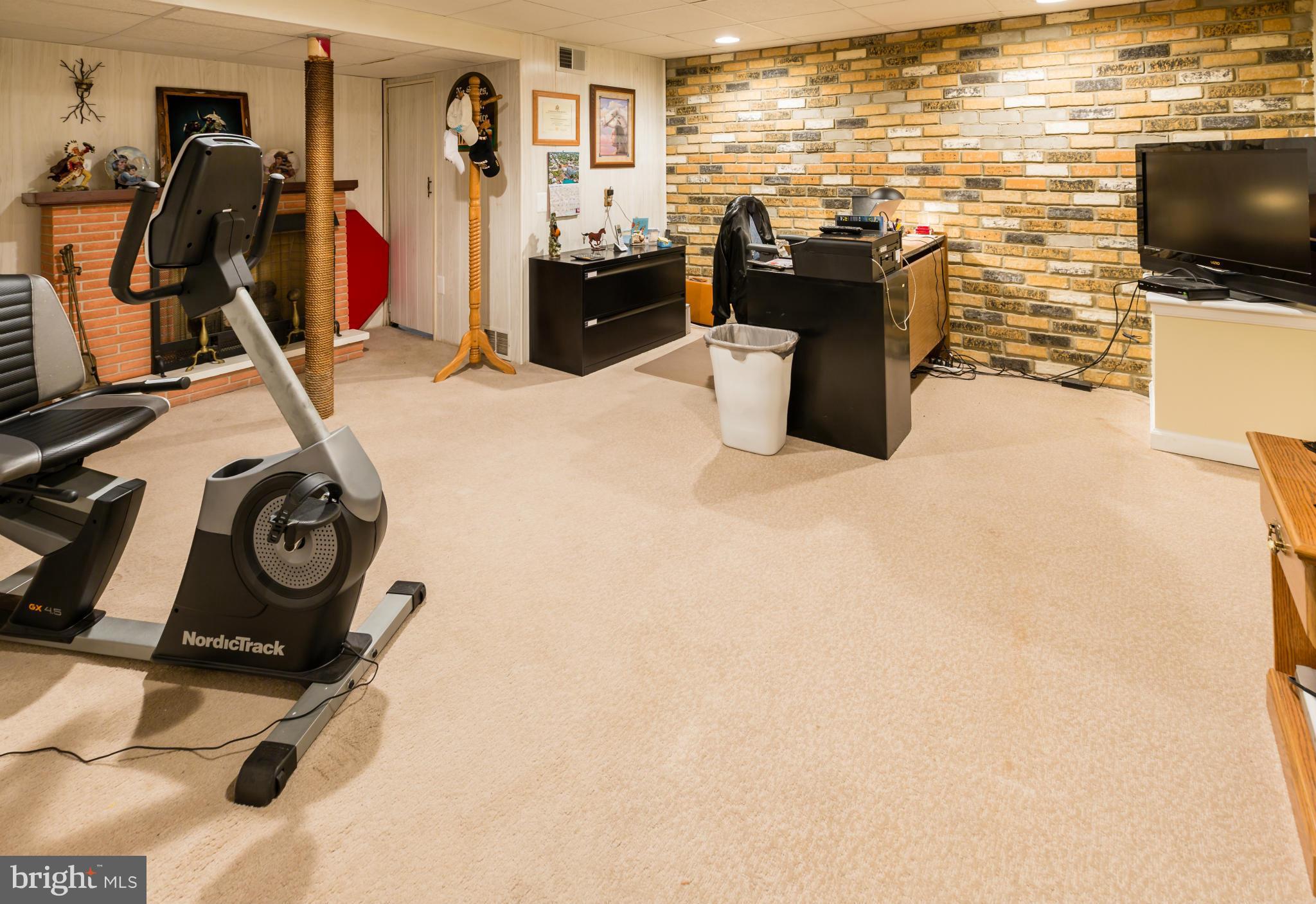 7843 Charlesmont Road Baltimore, MD 21222 - Photo 21 of 29 Family Room