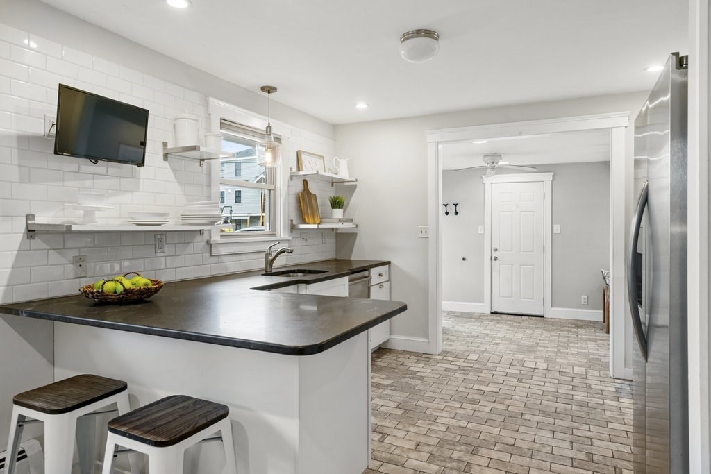 12 Old Farm Road Scituate, MA 02066 - Photo 8 of 35 Gallery Image 8