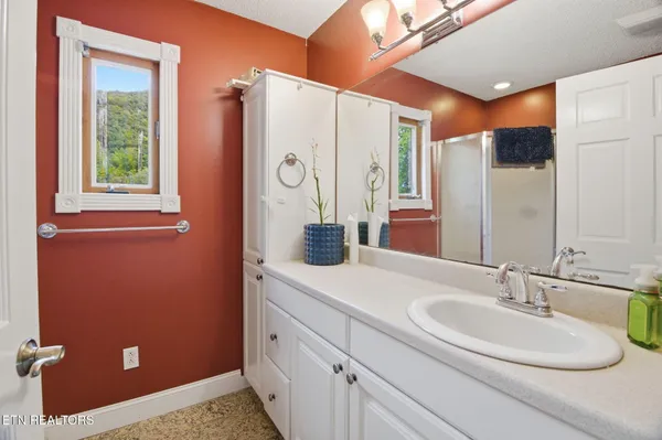 $450,000 | 439 Brahma Lane, Pioneer, TN 37847