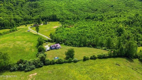 $450,000 | 439 Brahma Lane, Pioneer, TN 37847