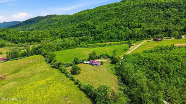 $450,000 | 439 Brahma Lane, Pioneer, TN 37847