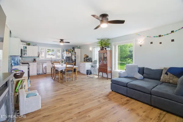 $450,000 | 439 Brahma Lane, Pioneer, TN 37847