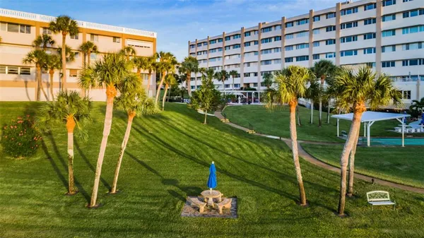 $450,000 | 100 Bluff View Drive, Unit 514C, Belleair Bluffs, FL 33770