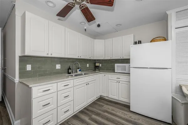 $450,000 | 100 Bluff View Drive, Unit 514C, Belleair Bluffs, FL 33770