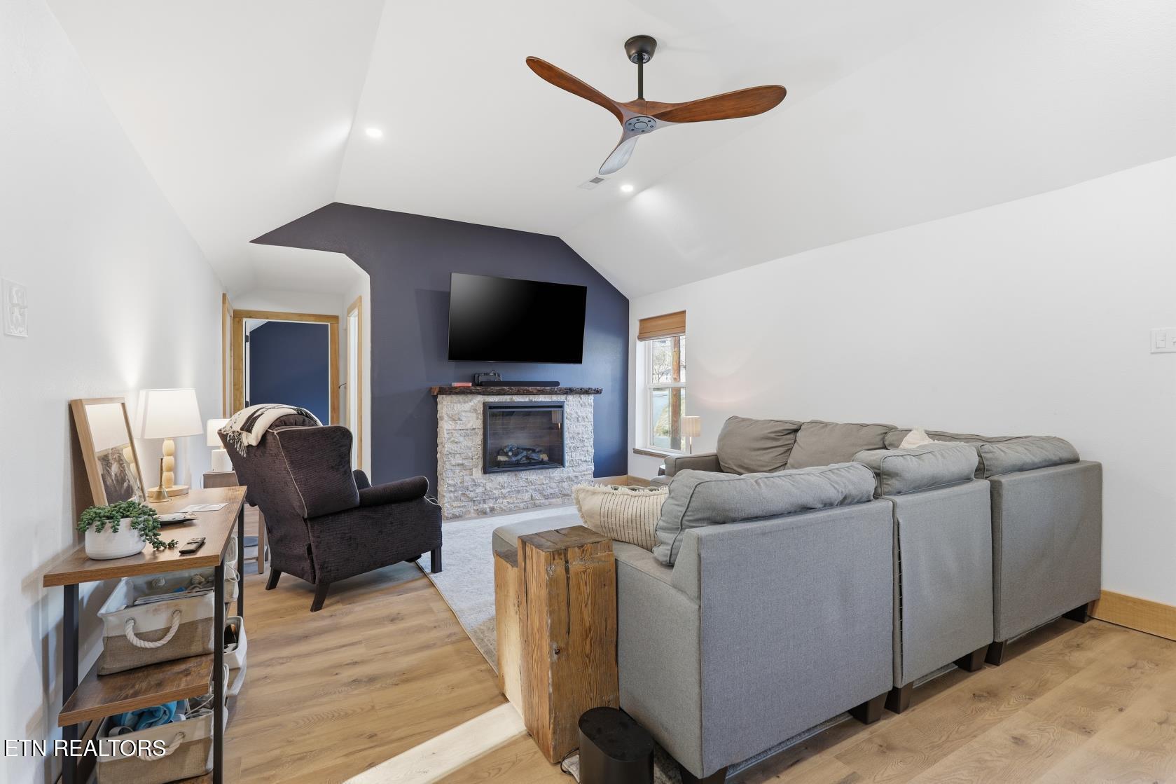 8523 Heiskell Road Powell, TN 37849 - Photo 11 of 28 011