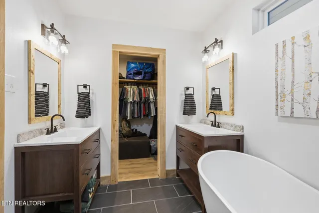 $574,900 | 8523 Heiskell Road, Powell, TN 37849