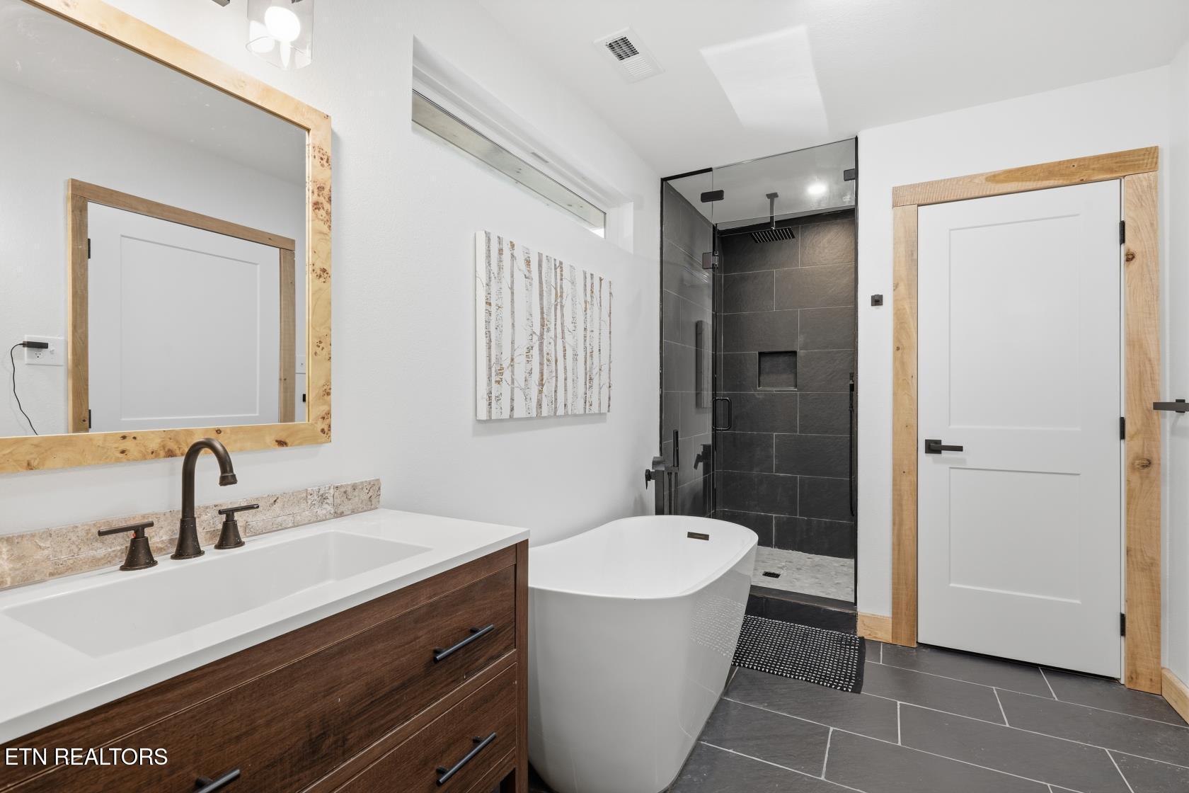 8523 Heiskell Road Powell, TN 37849 - Photo 15 of 28 015