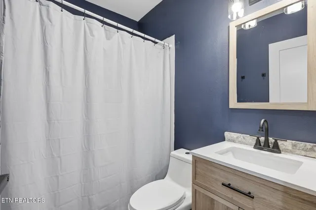 $574,900 | 8523 Heiskell Road, Powell, TN 37849