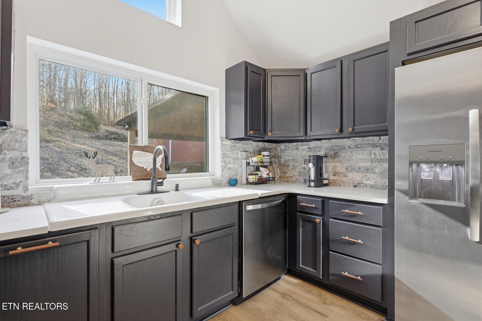 8523 Heiskell Road Powell, TN 37849 - Photo 8 of 28 008