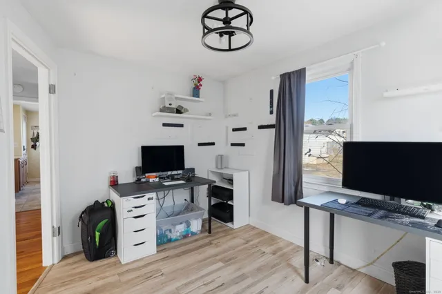 $289,900 | 43 Salem Road, Manchester, CT 06040