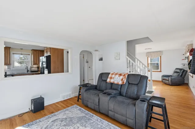 $289,900 | 43 Salem Road, Manchester, CT 06040