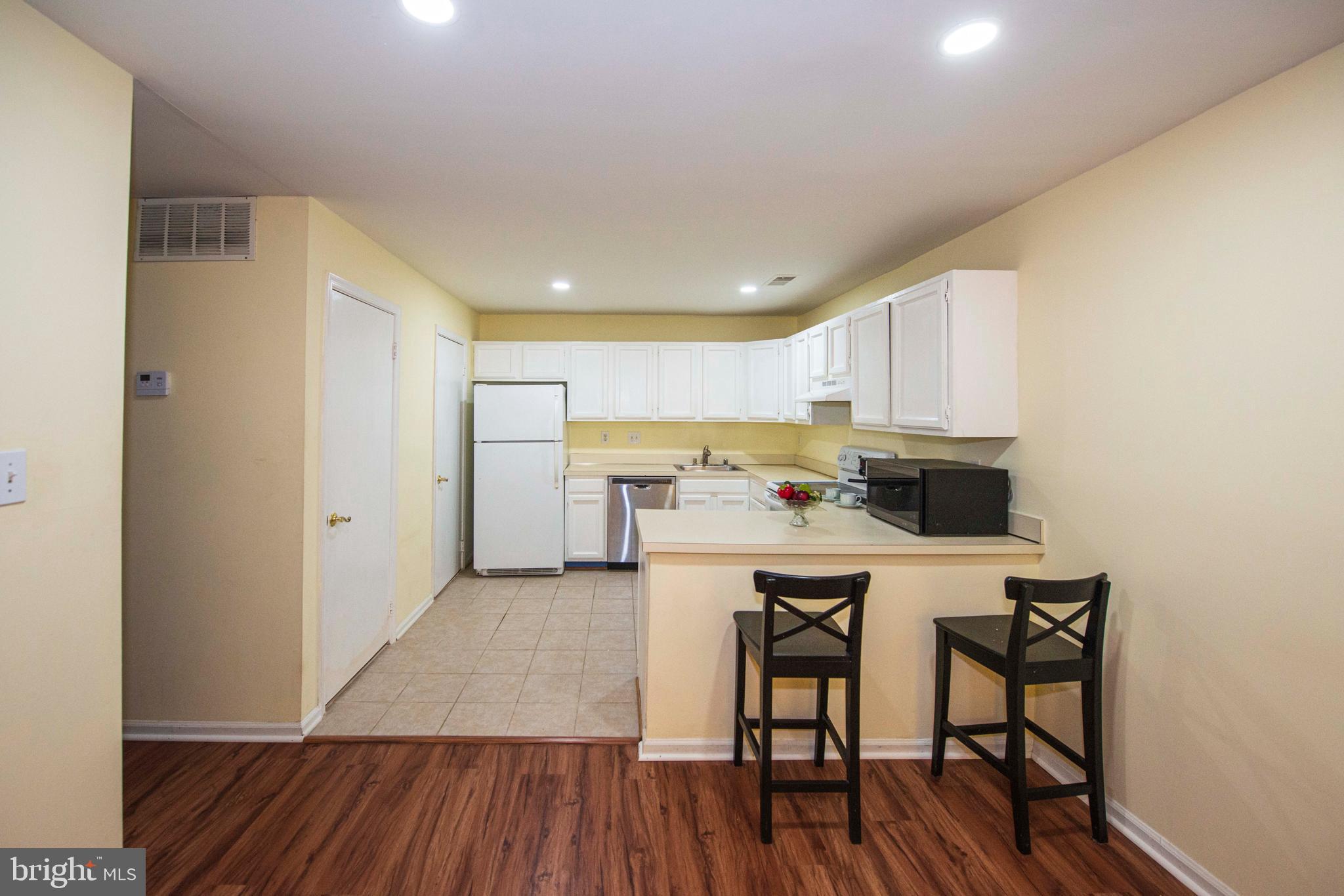 Open kitchen great for entertaining