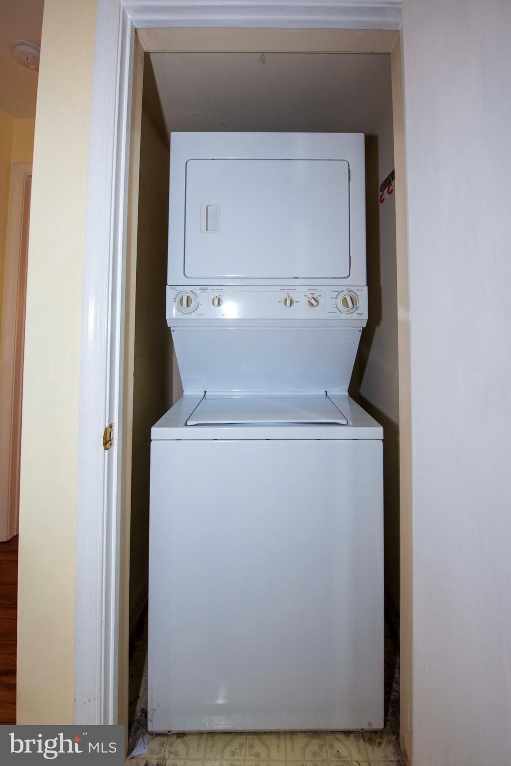 In unit Washer/Dryer