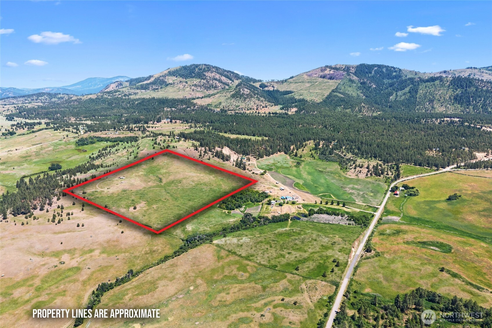 5787 B Fruitland Valley Road Fruitland, WA 99129 - Photo 4 of 14 a view of a lake with a mountain