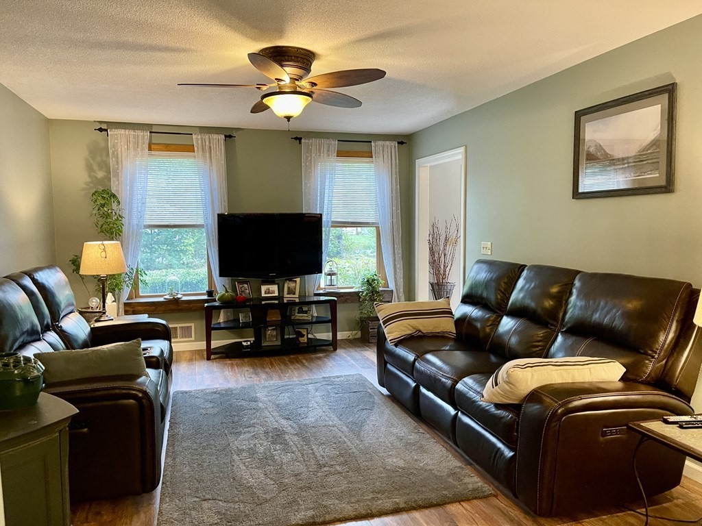 340 Stafford Road Monson, MA 01057 - Photo 4 of 33